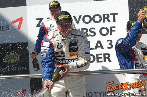 Tim Coronel zet alles op alles om te winnen